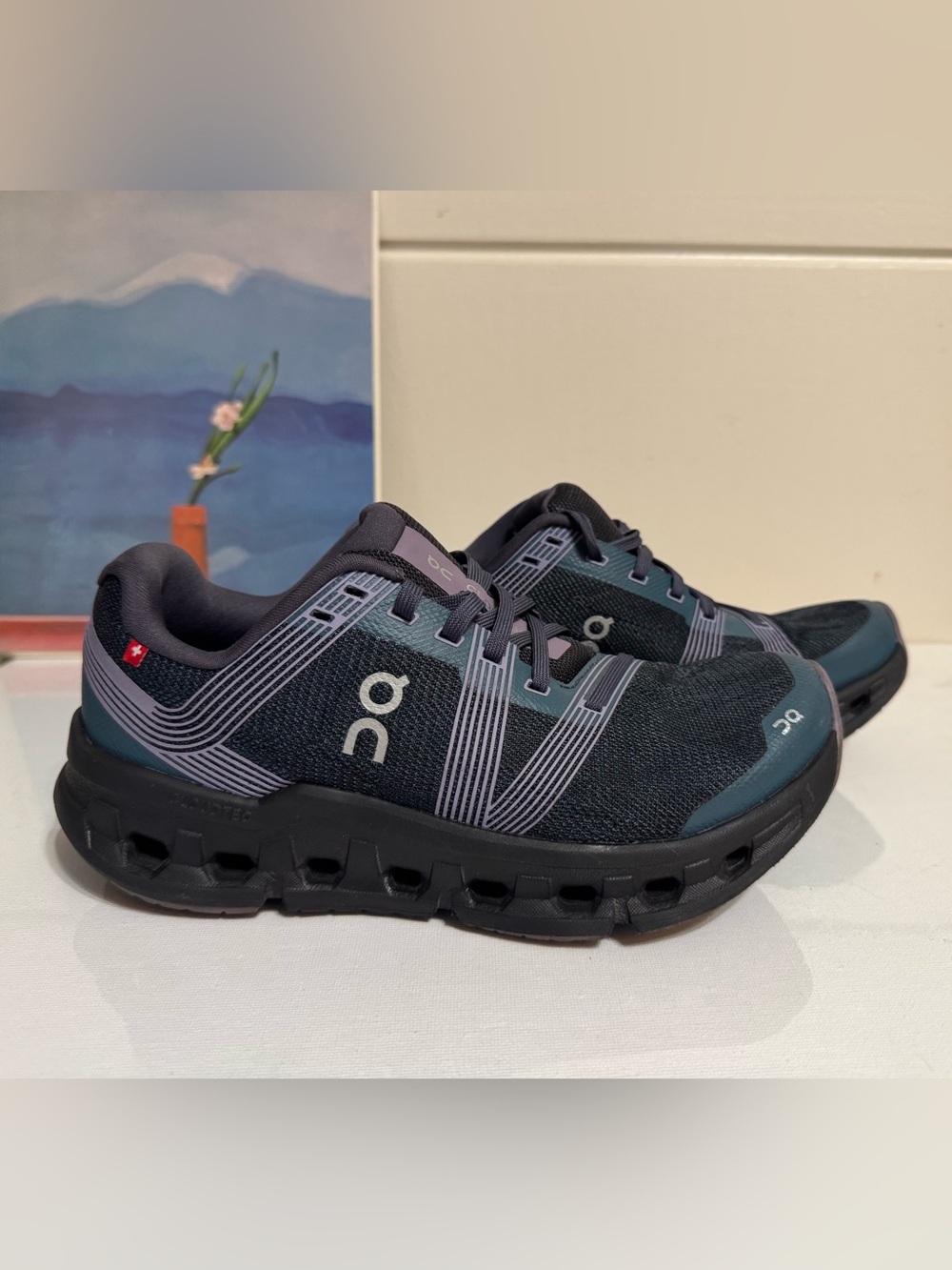 On Running Black Charcoal Women's Lace-Up Sneakers cloud go